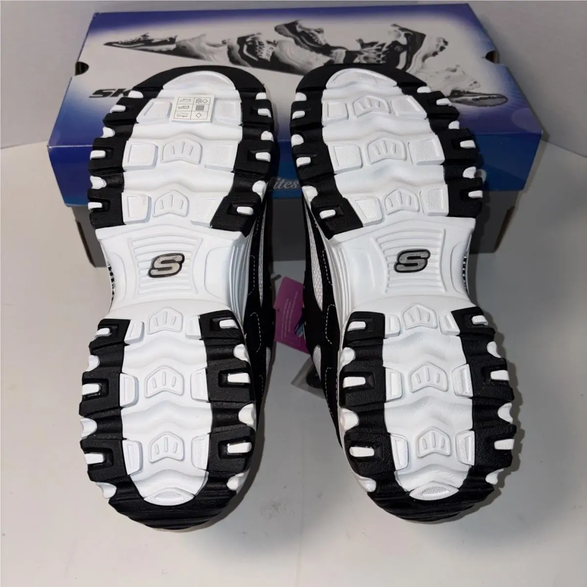 Skechers shoes - D`Lites Biggest Fan - Biggest Fan - Black (UPC: 0889110354131) 6