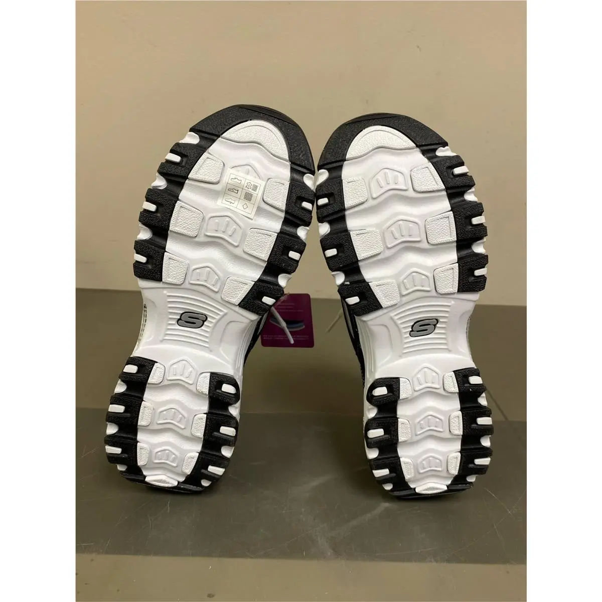 Skechers shoes - BLACK/WHITE (UPC: 196989389257) 2