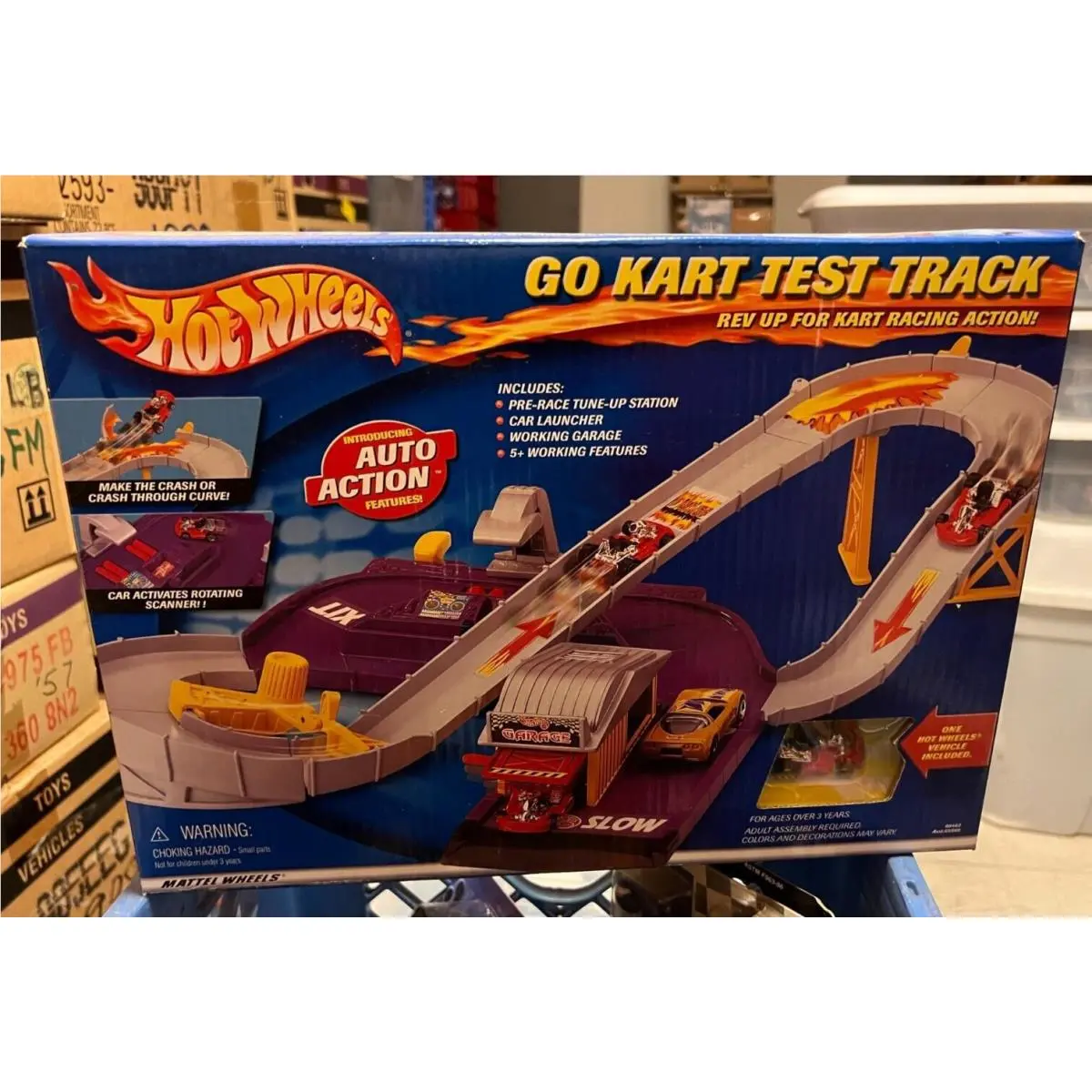 Hot Wheels 2000 GO Kart Test Track Playset with Exclusive Red Go Cart