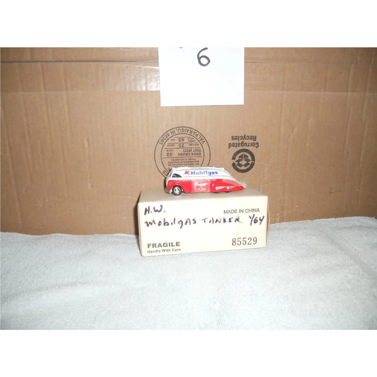 1/64 Hot Wheels Mobilegas Tanker Collector Club Limited