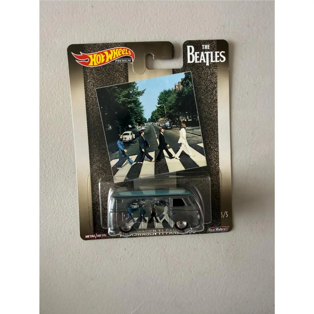 Hot Wheels Premium The Beatles Volkswagen T1 Panel Bus BF1