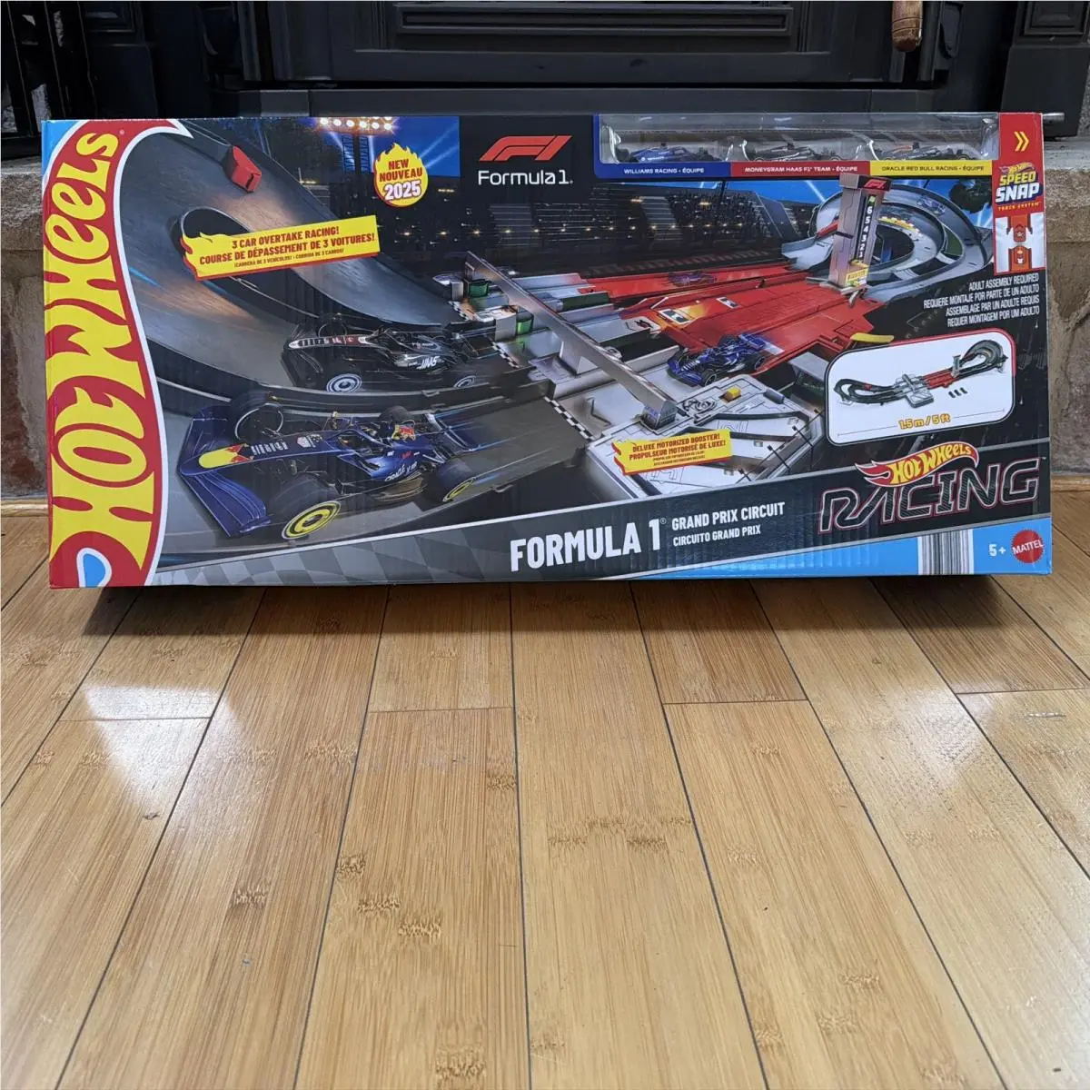 Hot Wheels F1 Grand Prix Circuit Track Set w/ 3 1:64 Scale Die-cast Cars