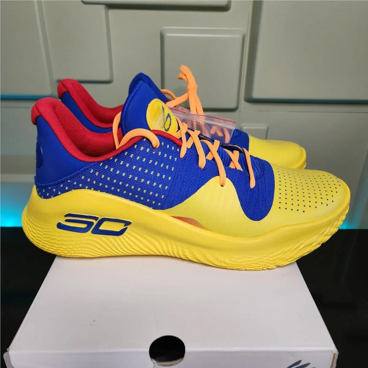 Under Armour shoes - Curry 4 Low Flotro - Curry Low Flotro - Multicolor 3