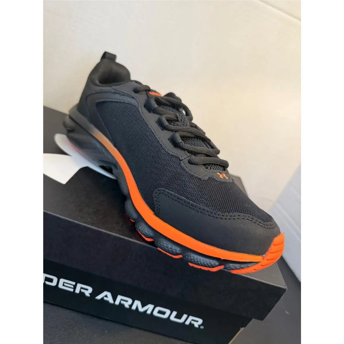Size 8.5 - Under Armour Charged Black Orange Mens Sneakers