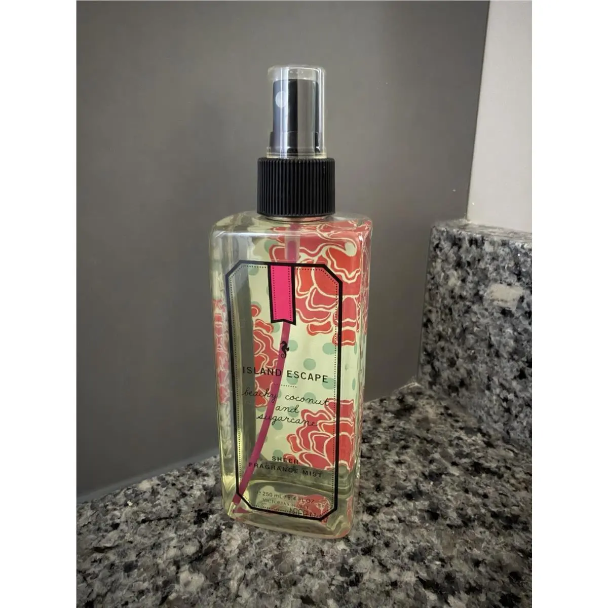 Victoria`s Secret Island Escape Sheer Fragrance Mist 8.4 oz