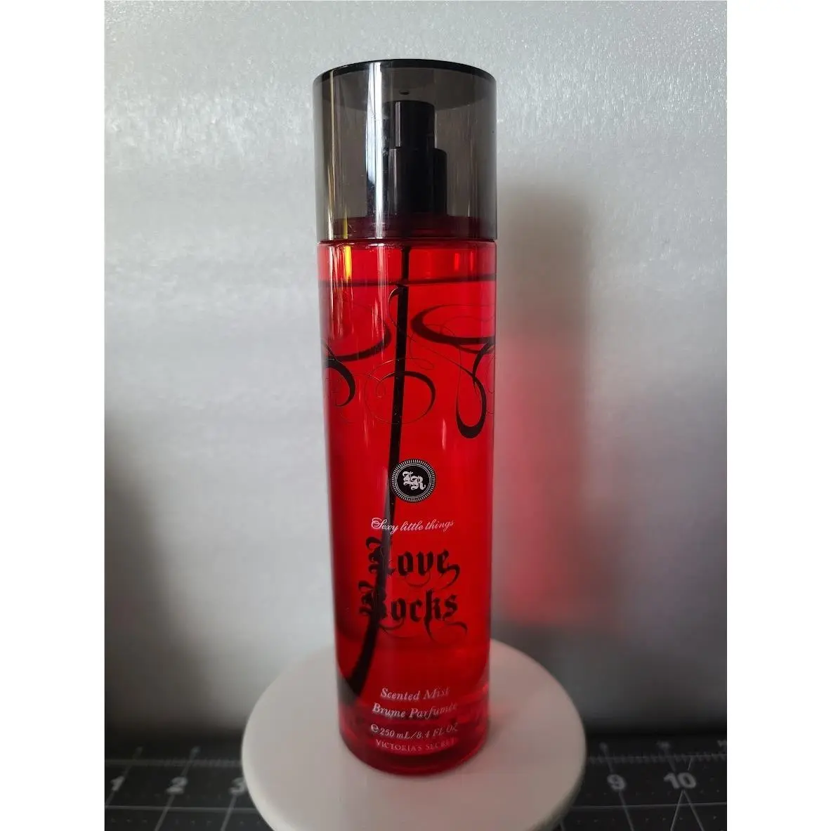 Victoria`s Secret Love Rocks Fragrance Mist Spray 8.4 oz