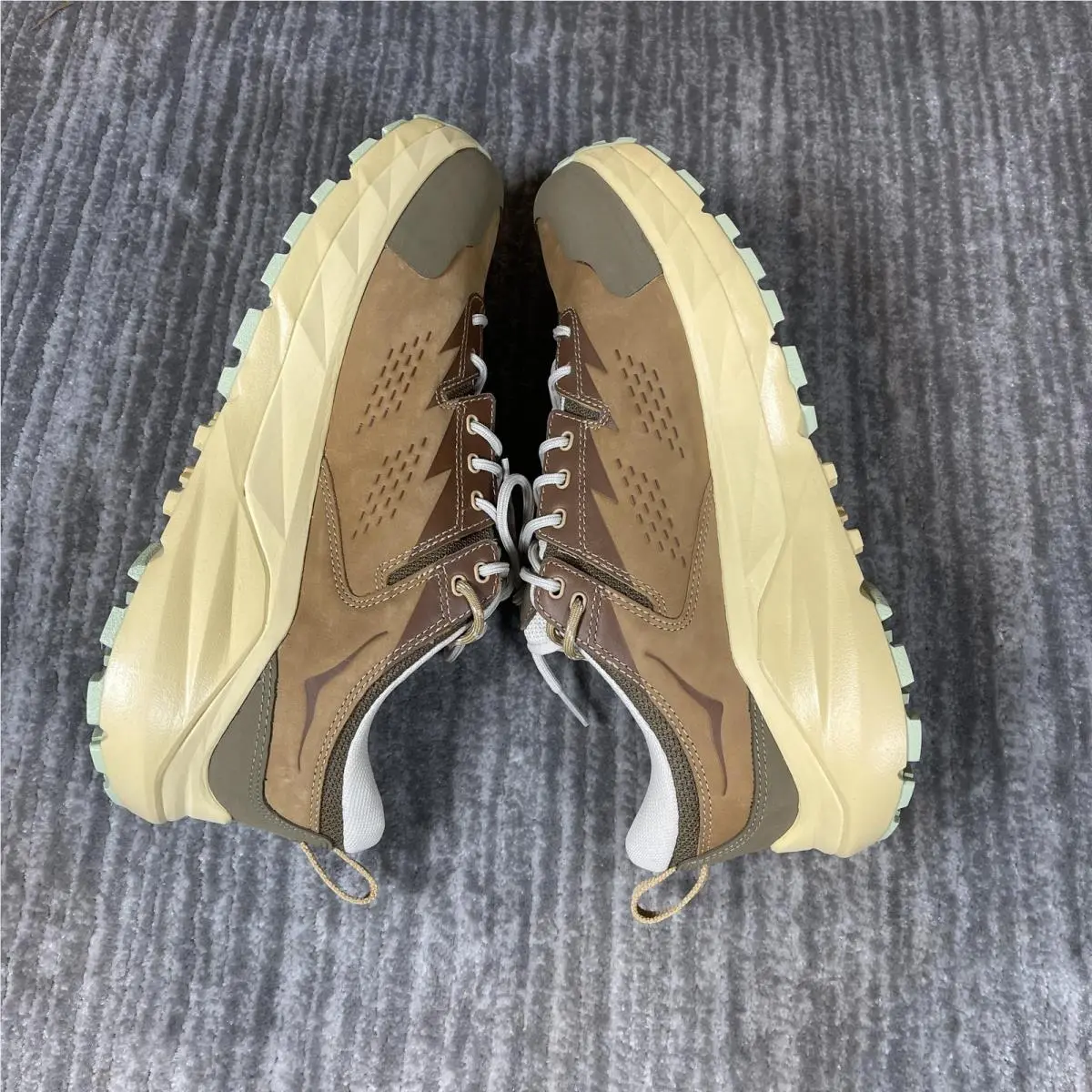 Hoka shoes - Hoka One One Kaha Low GTX TP - Brown 3