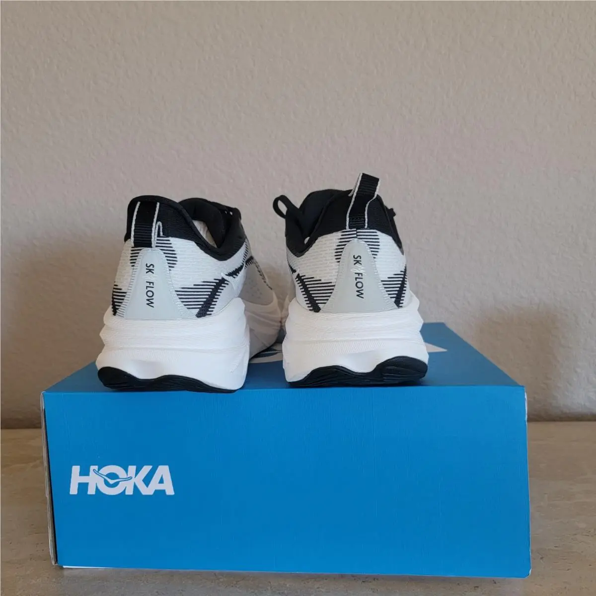 Hoka shoes - Hoka One One HOKA Skyflow - 1155113-BWHT - White 3