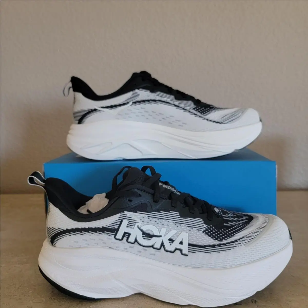 Hoka shoes - Hoka One One HOKA Skyflow - 1155113-BWHT - White 4