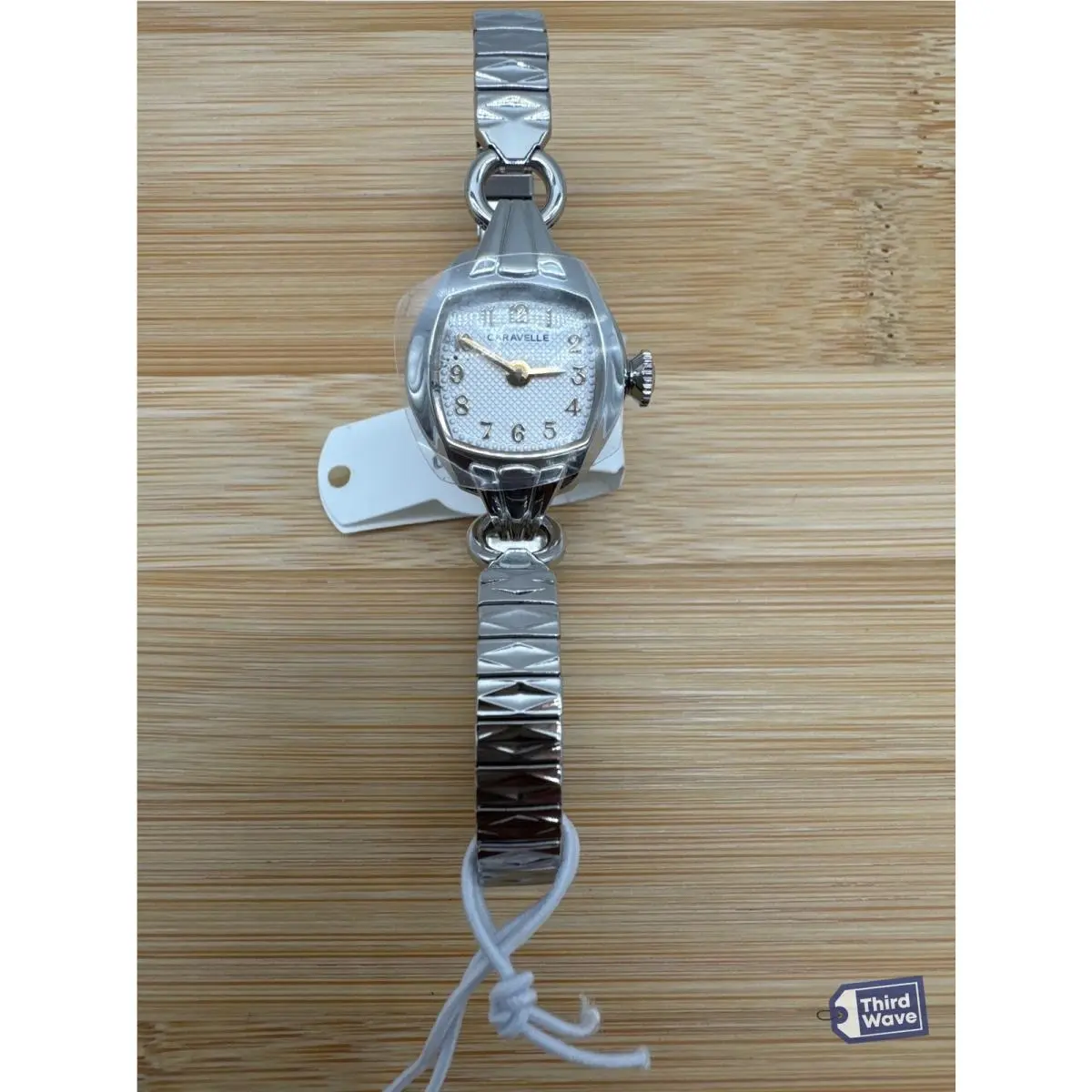 Caravelle by Bulova 43L225 Women`s Vintage Cocktail Silver Dial Expansion 20mm - Silver