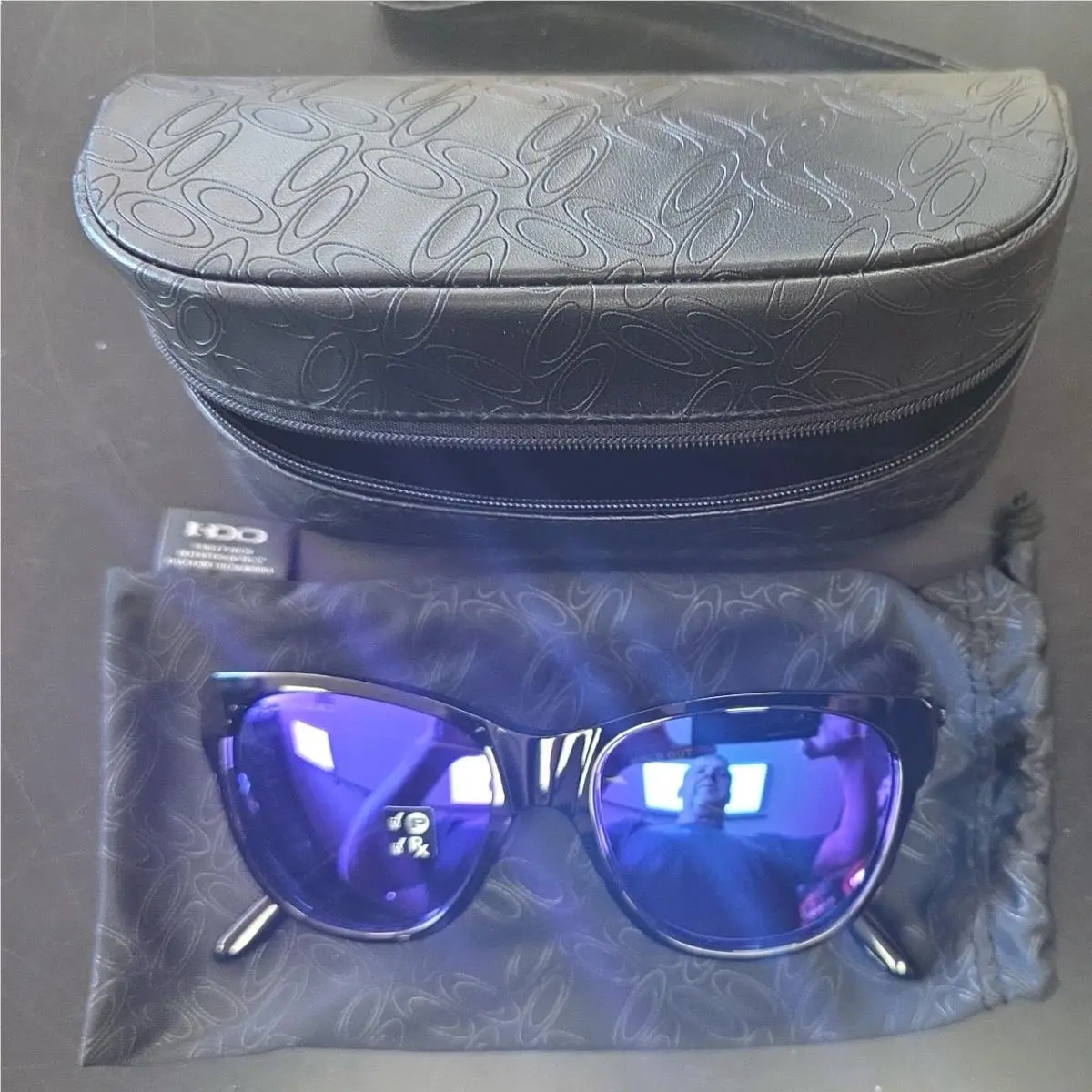 Oakley Hold Out Polished Black Lens Violet Iridium Polarized OO9357-0255