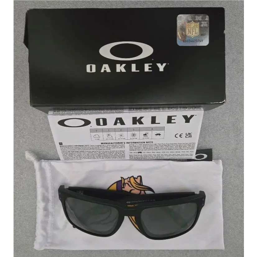 Holbrook OO9102-S255 Nfl Vikings Sunglasses 57-18-137 Matte Blk/prizm Blk by Oakley