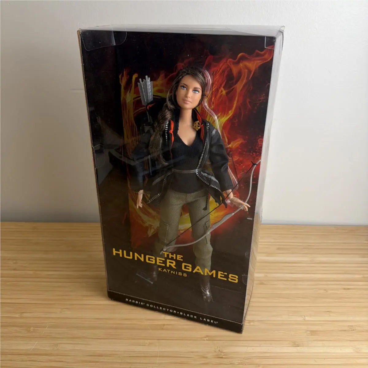 N213 Mib Nrfb Black Label Barbie The Hunger Games Katniss Everdeen Doll