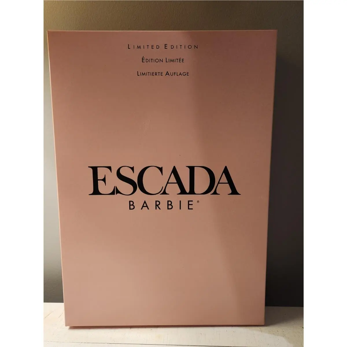 Escada Barbie Limited Edition 1996 15948 Nrfb