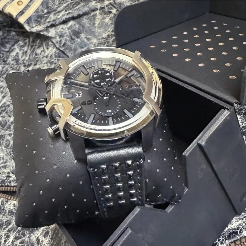 Diesel Griffed Lefty Chronograph Quartz Silver Dial Men`s Watch DZ4571