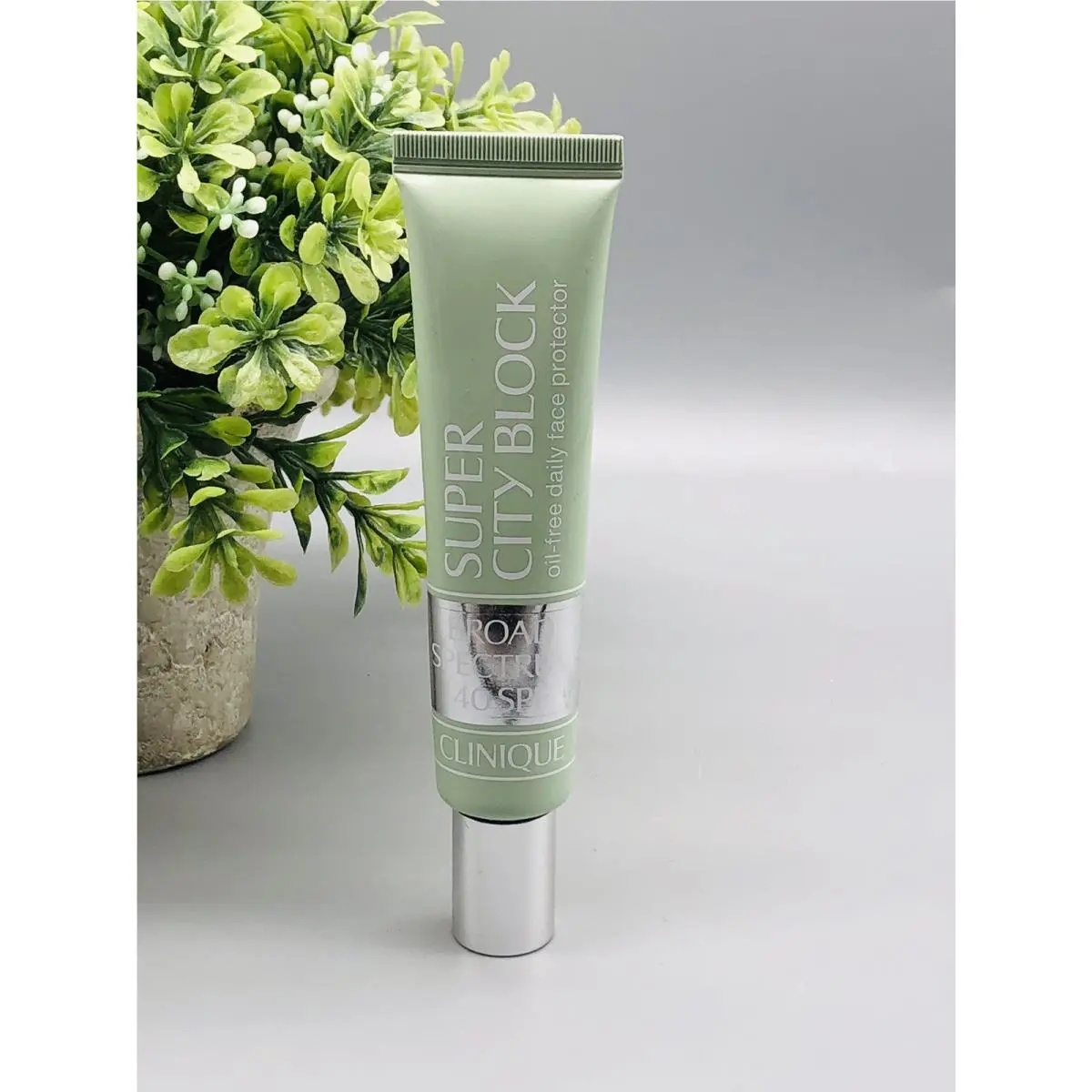 Clinique Super City Block Oil Free Daily Face Protector Spf 40 1.4 oz