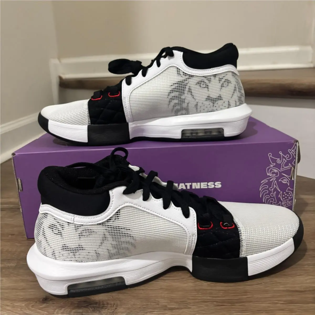Nike Lebron Witness 8 White Black Basketball Shoes Mens Size FB2239-103