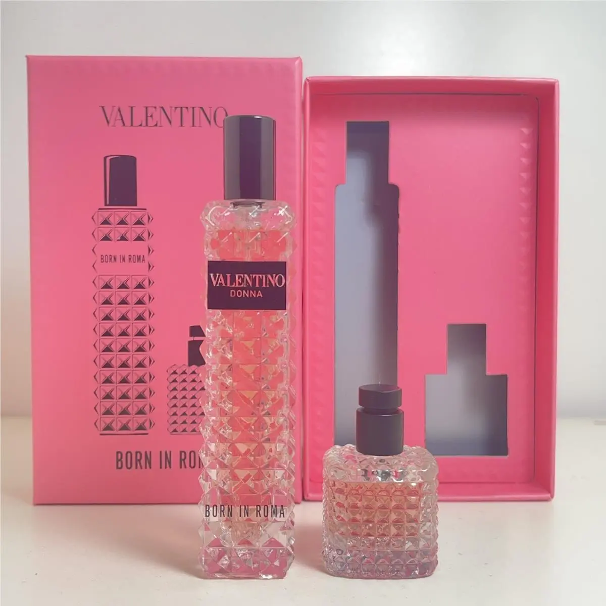 Valentino Donna Born in Roma Edp Travel Spray 0.05 oz + Mini 0.2 oz Perfume Set