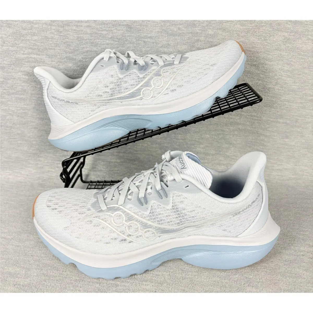 Saucony Kinvara 16 Running Sneakers Mens 8.5 Blue Cloud Storm White Trainors