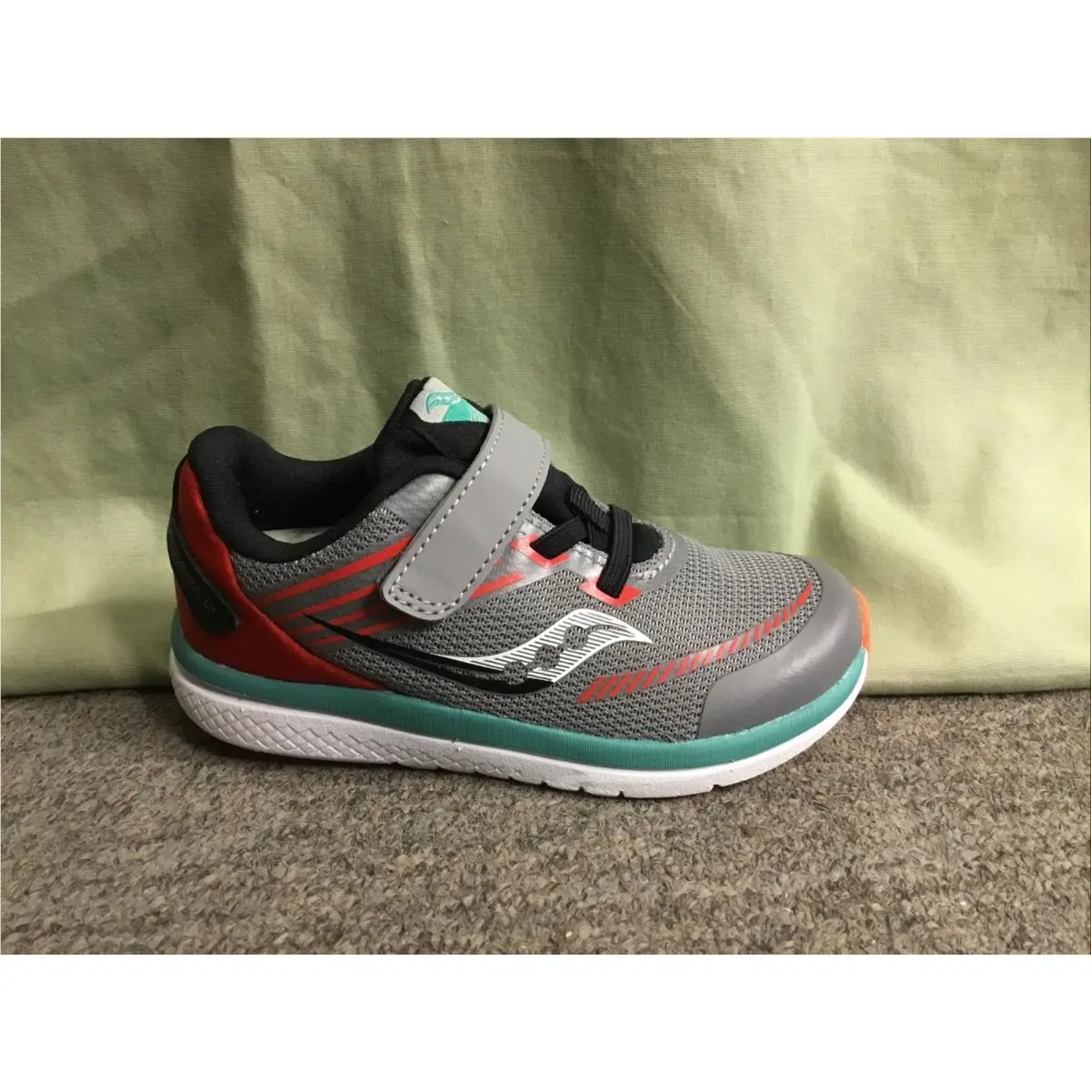 Little Boys Saucony SL265050 Grey/orange Kinvara 12 JR Sneakers Size 9.5 M