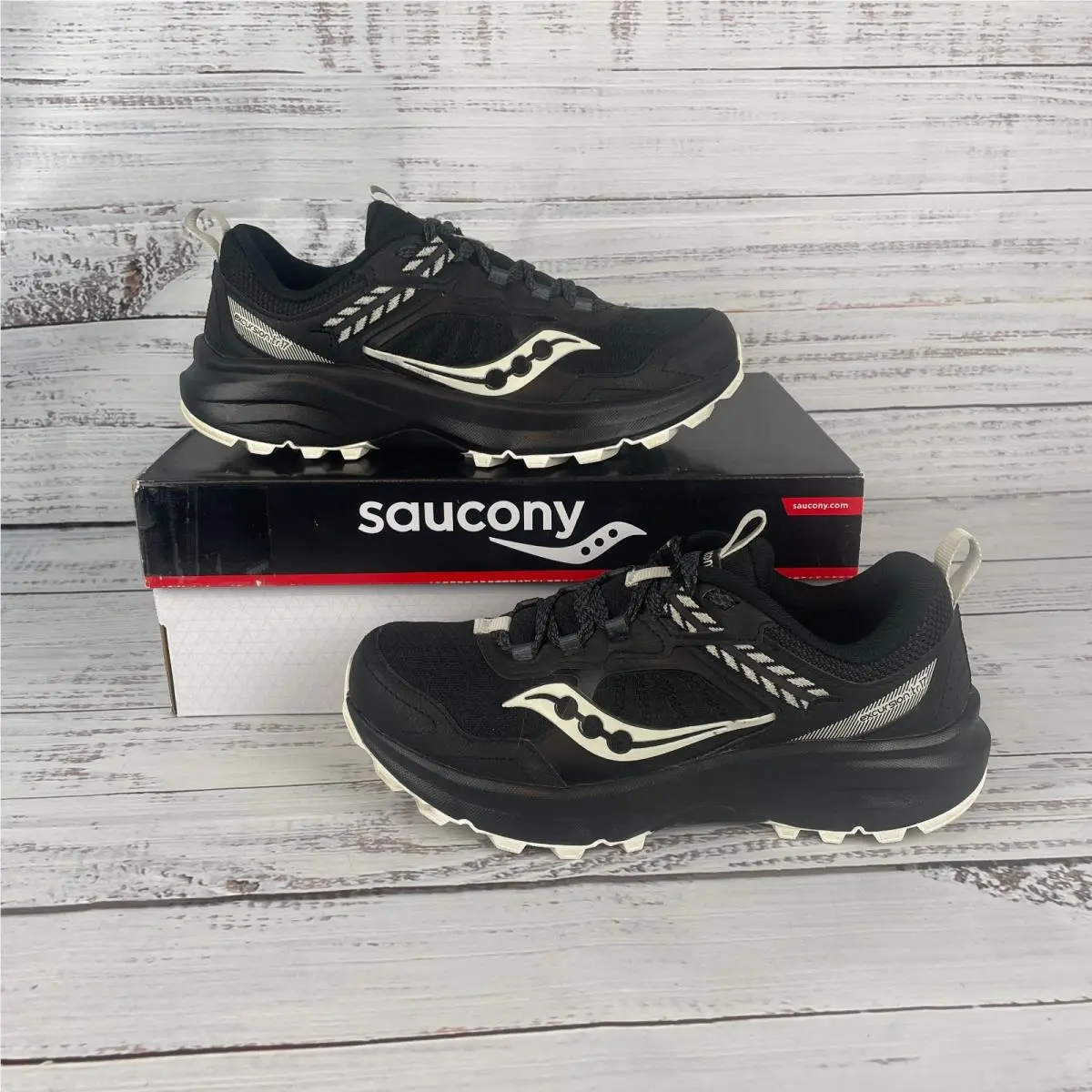 Saucony Excursion TR17 Womens US 8.5 M Trail Running Shoes Black White