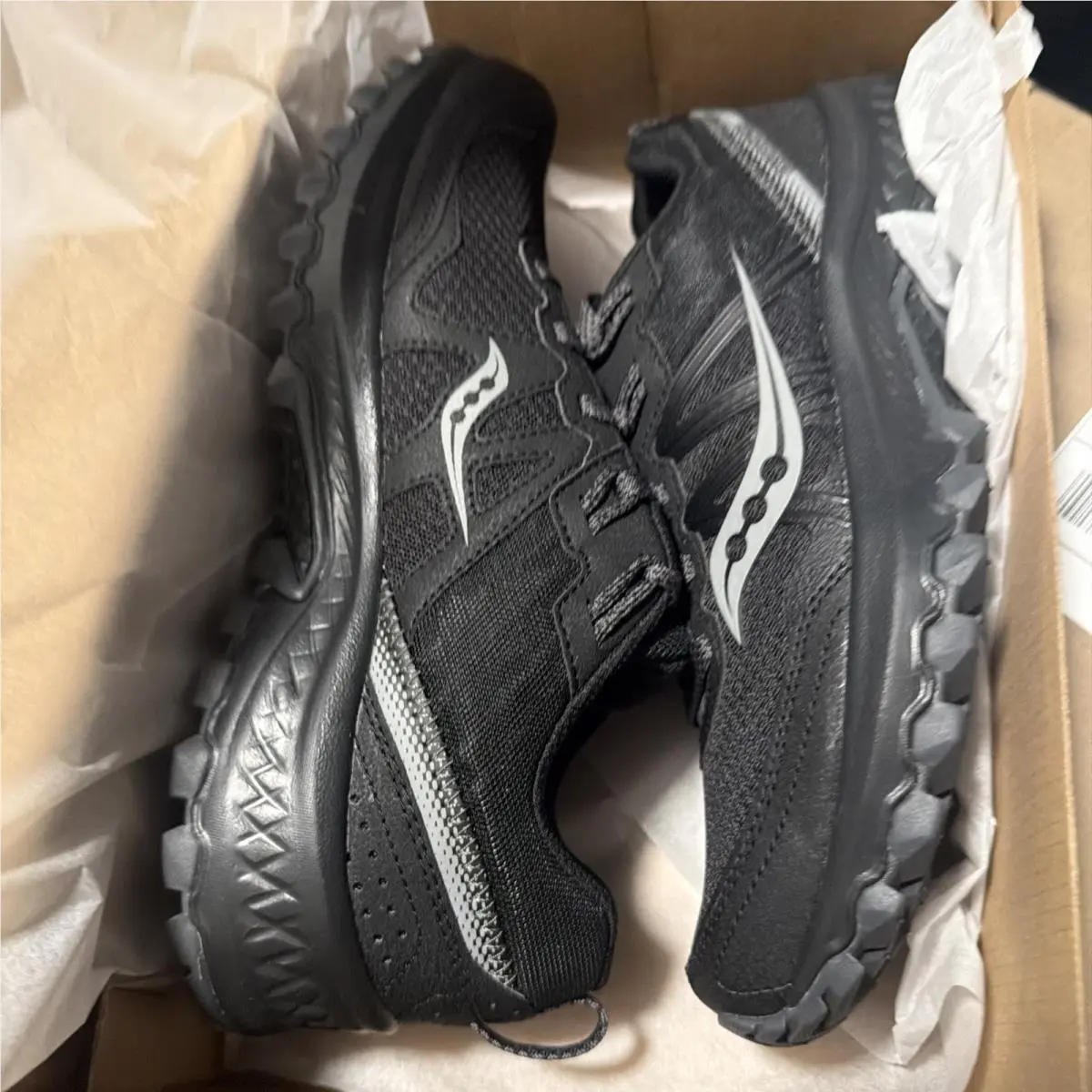 Saucony Excursion Tr14 Women`s Size 9 Black Running Shoes