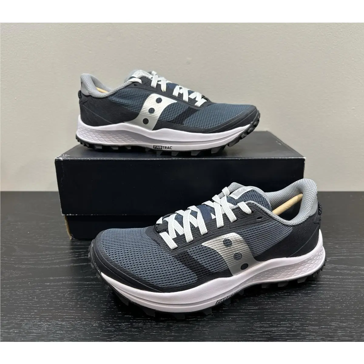 Saucony Trail Running Peregrine 11 Icon Women`s Navy / Silver Shoes Size 6