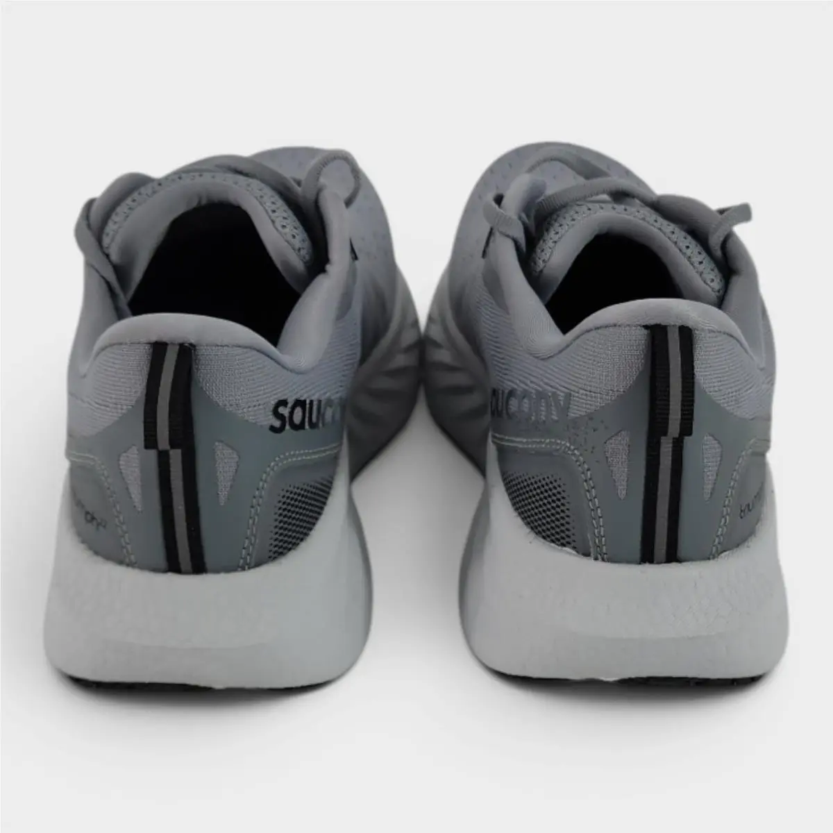 Saucony shoes - As in Pic 2