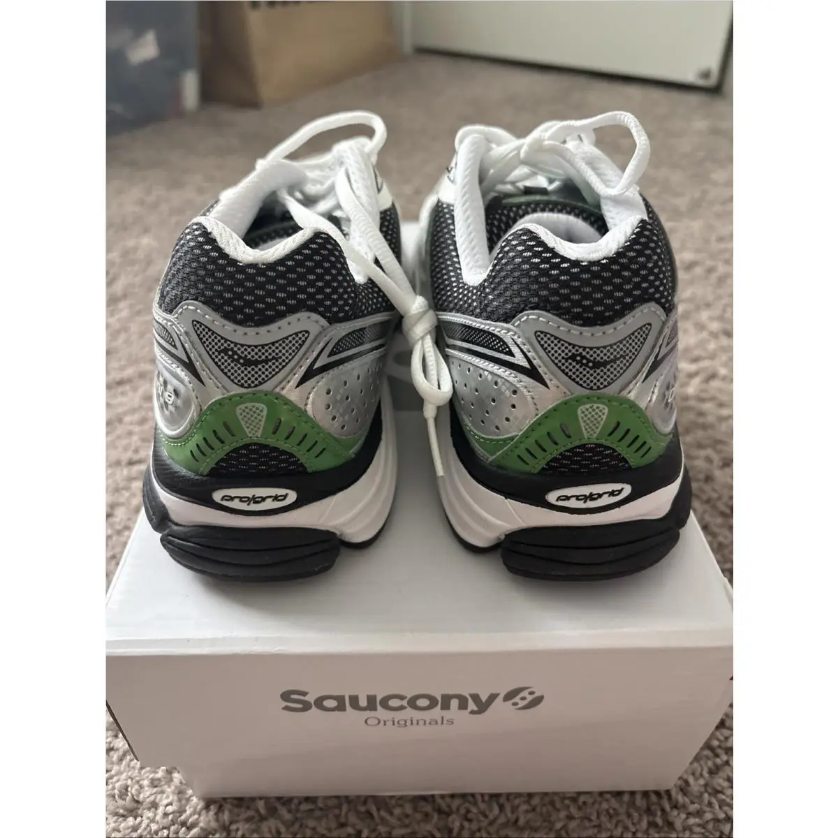 Saucony shoes - Saucony Progrid Omni 9 OG - S70739-17 - Silver, Manufacturer: Silver/Green 2