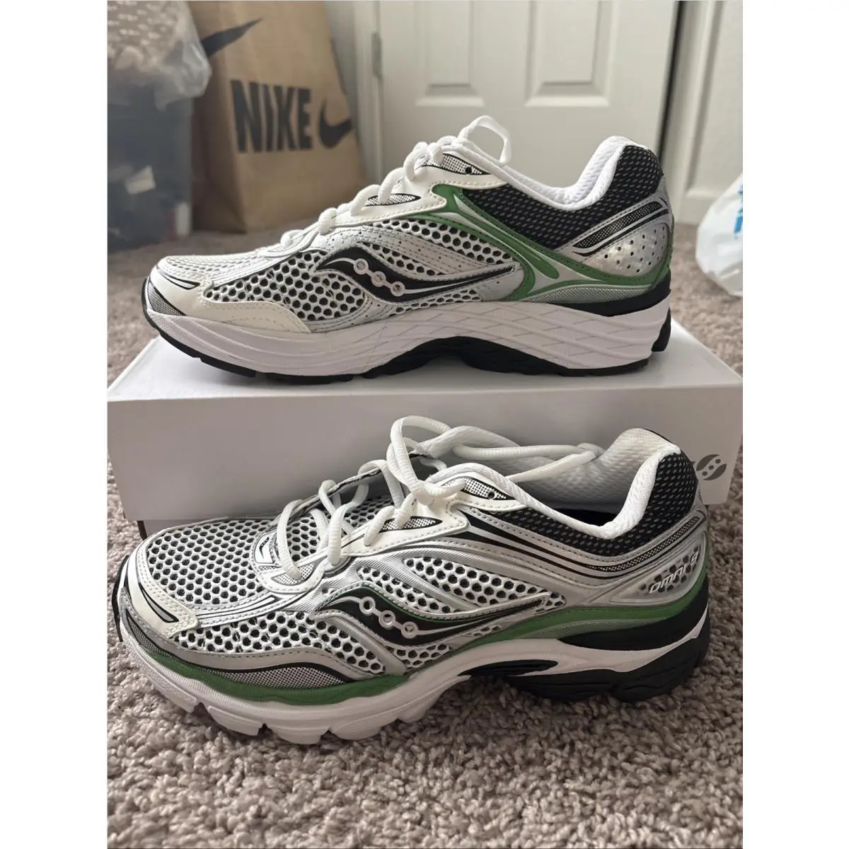 Saucony shoes - Saucony Progrid Omni 9 OG - S70739-17 - Silver, Manufacturer: Silver/Green 3