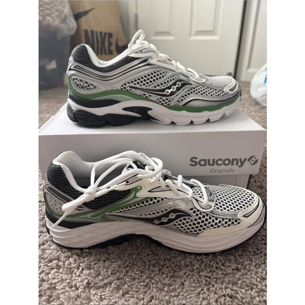 Saucony shoes - Saucony Progrid Omni 9 OG - S70739-17 - Silver, Manufacturer: Silver/Green 4
