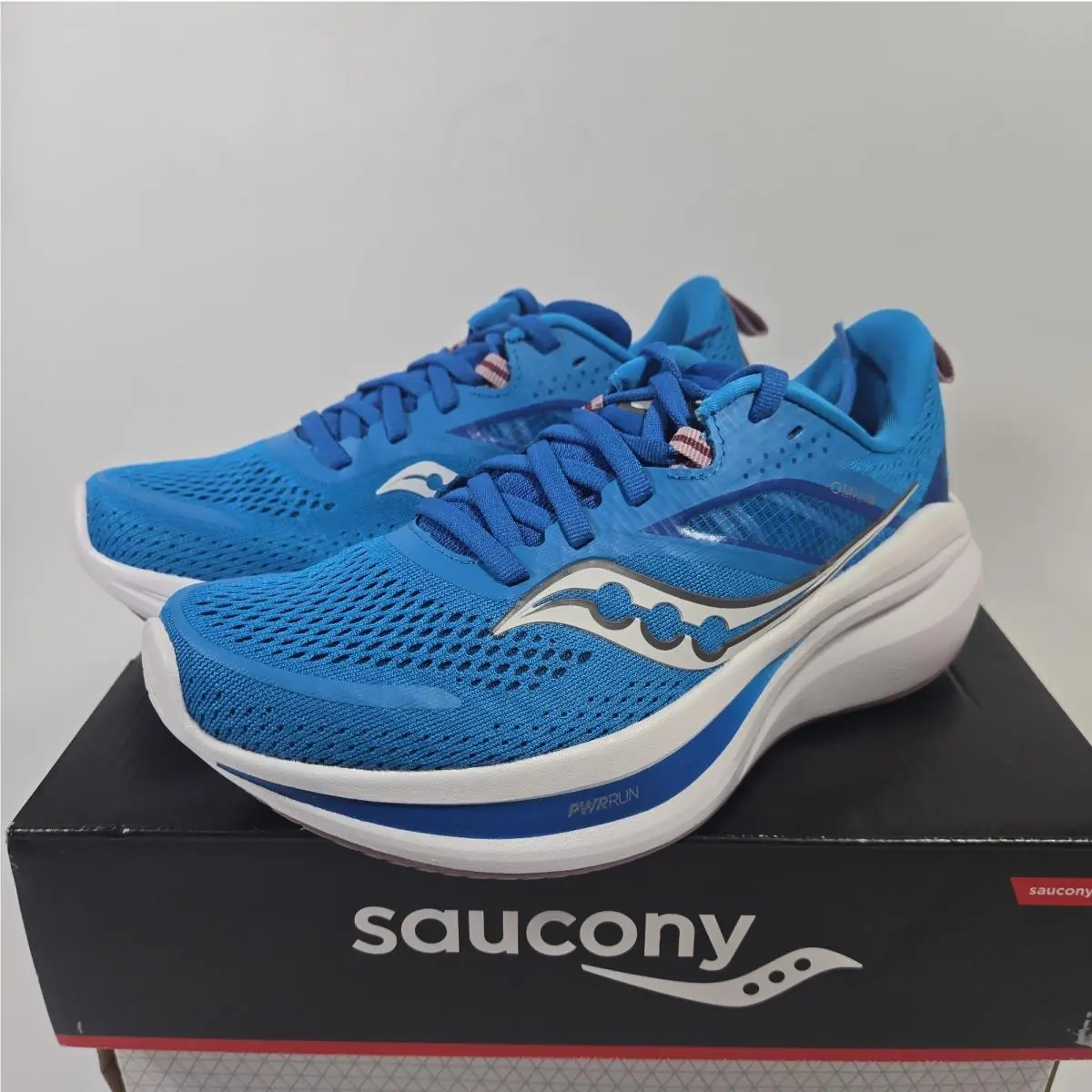 Saucony Omni 22 Womens Running Shoes Cobalt Orchid Size 5.5 S10926-107 Athletic