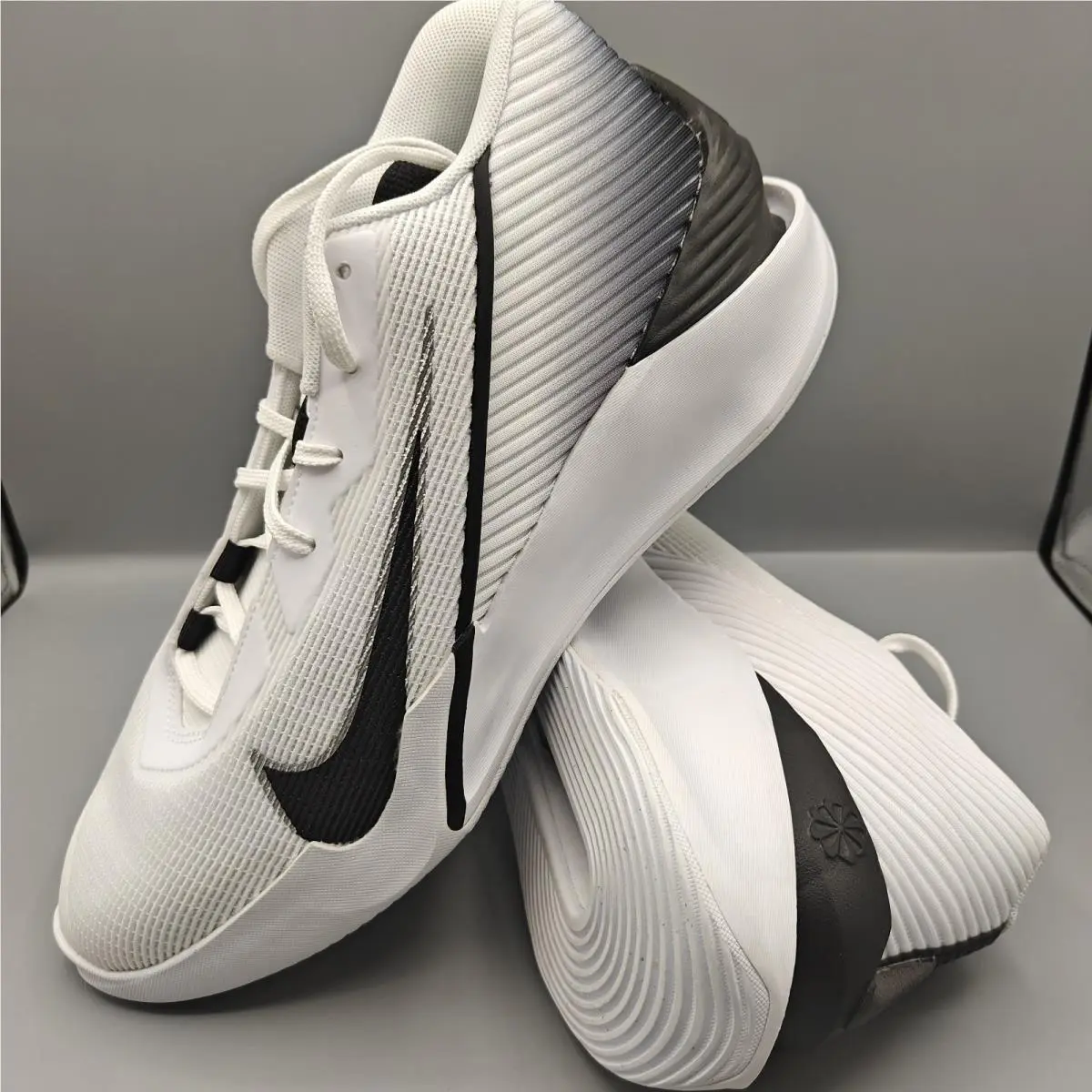 Nike GT Jump Academy Men`s Basketball Shoes Size 10 White Black Sneakers FV5524