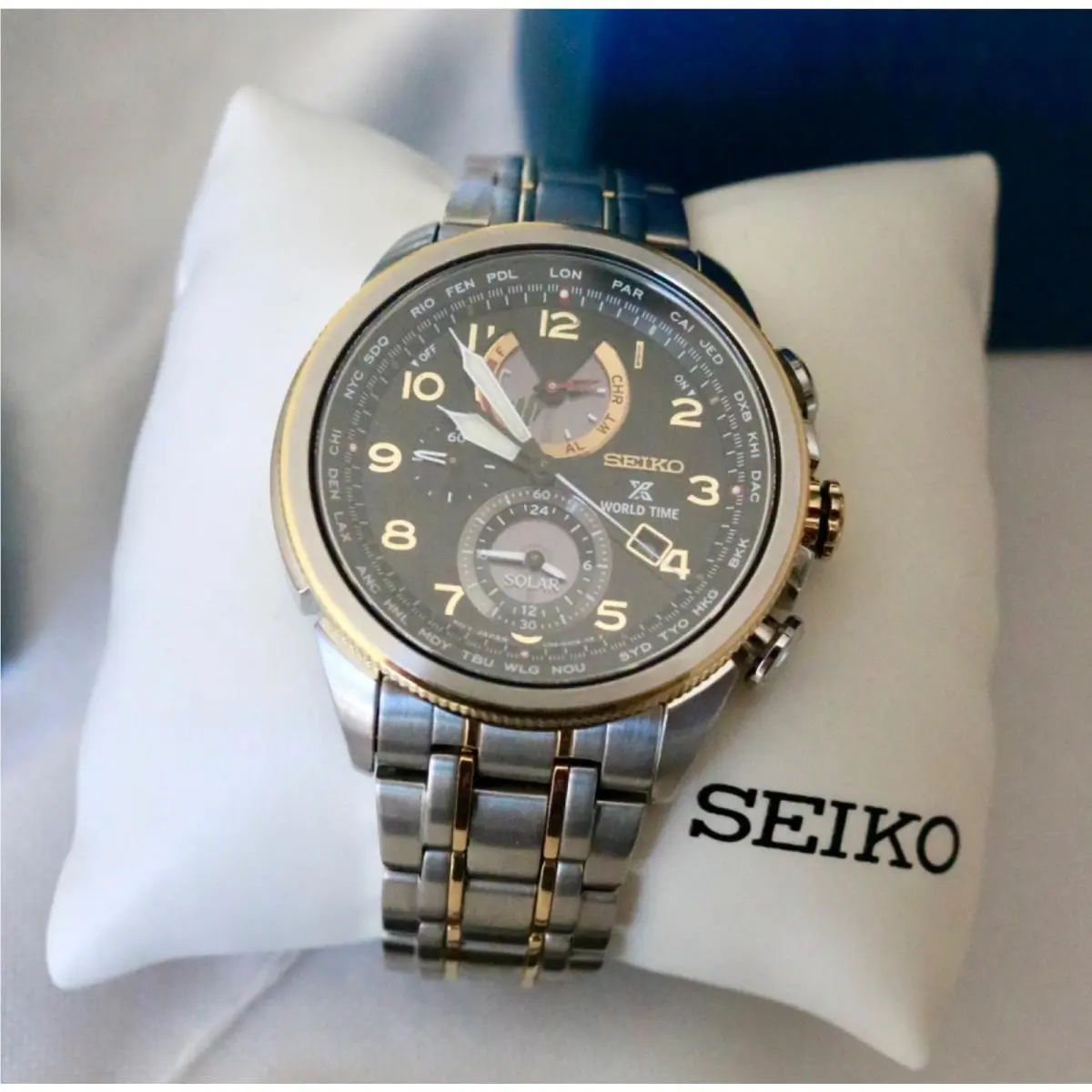 V195-0AD0 Stainless Black and Gold Box Paperwork World Time Solar by Seiko
