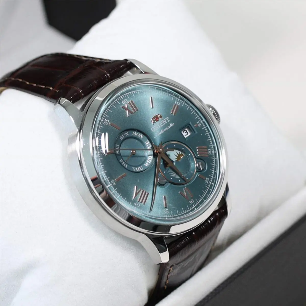Orient Automatic Sun and Moon Green Dial Men`s Watch RA-AK0805E