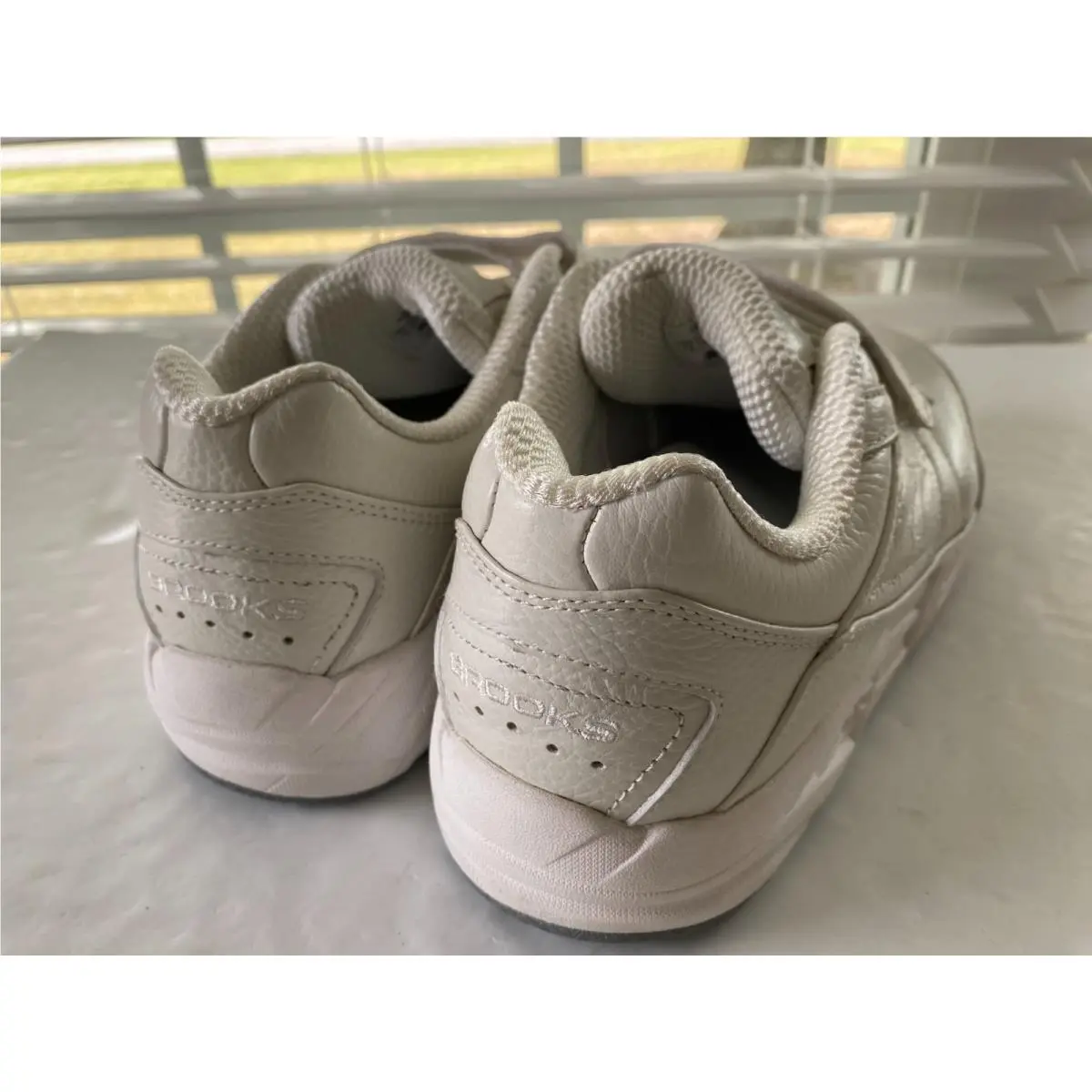 Brooks shoes - White 1