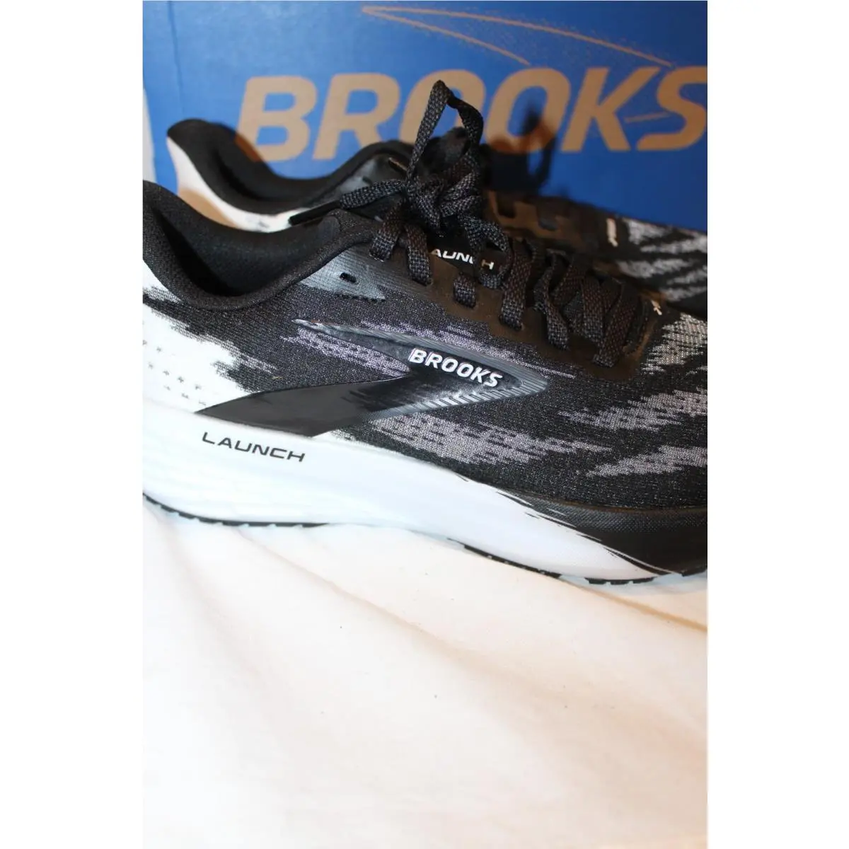 Brooks shoes - Black 3
