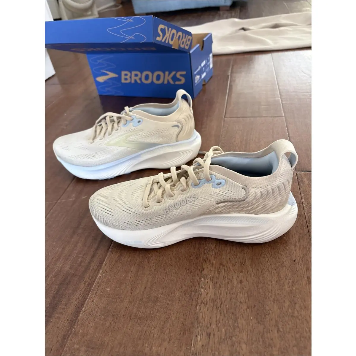 Brooks shoes - Brooks Adrenaline GTS 25 - Adrenaline GTS - Beige 4