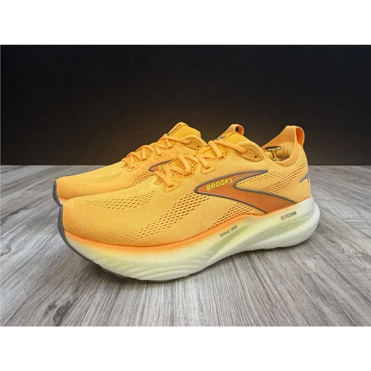 Brooks Glycerin 22 Orange Nightlife White 110445 1D 821 Mens Size 11.5