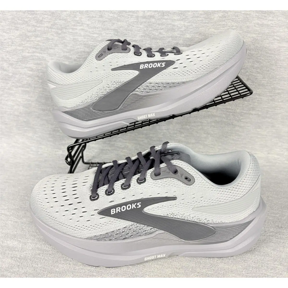Brooks Ghost Max Running Sneakers Mens 8 4E Grey Black Ebony Comfort