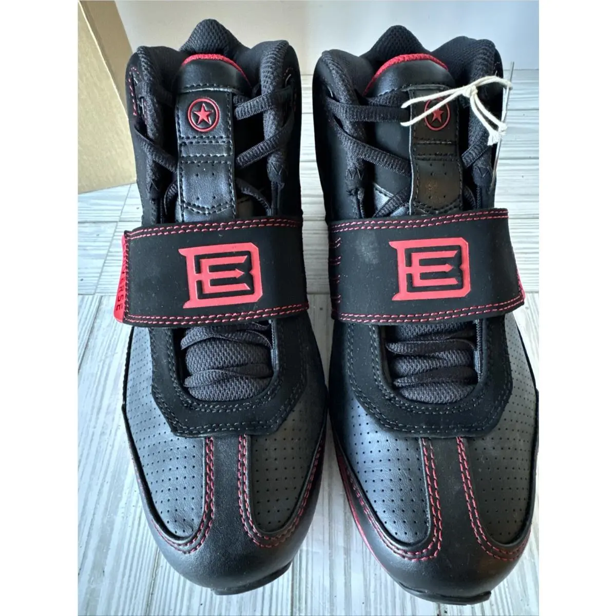 EB1 42 Mid Basketball Sneakers Sz 10 108077 Black/red 2010 by Converse