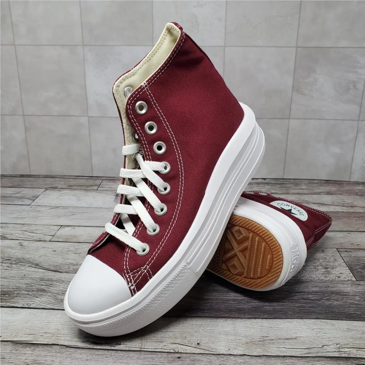 Converse Chuck Taylor All Star 2 Women`s Size 7 Red High Top Canvas A02430C