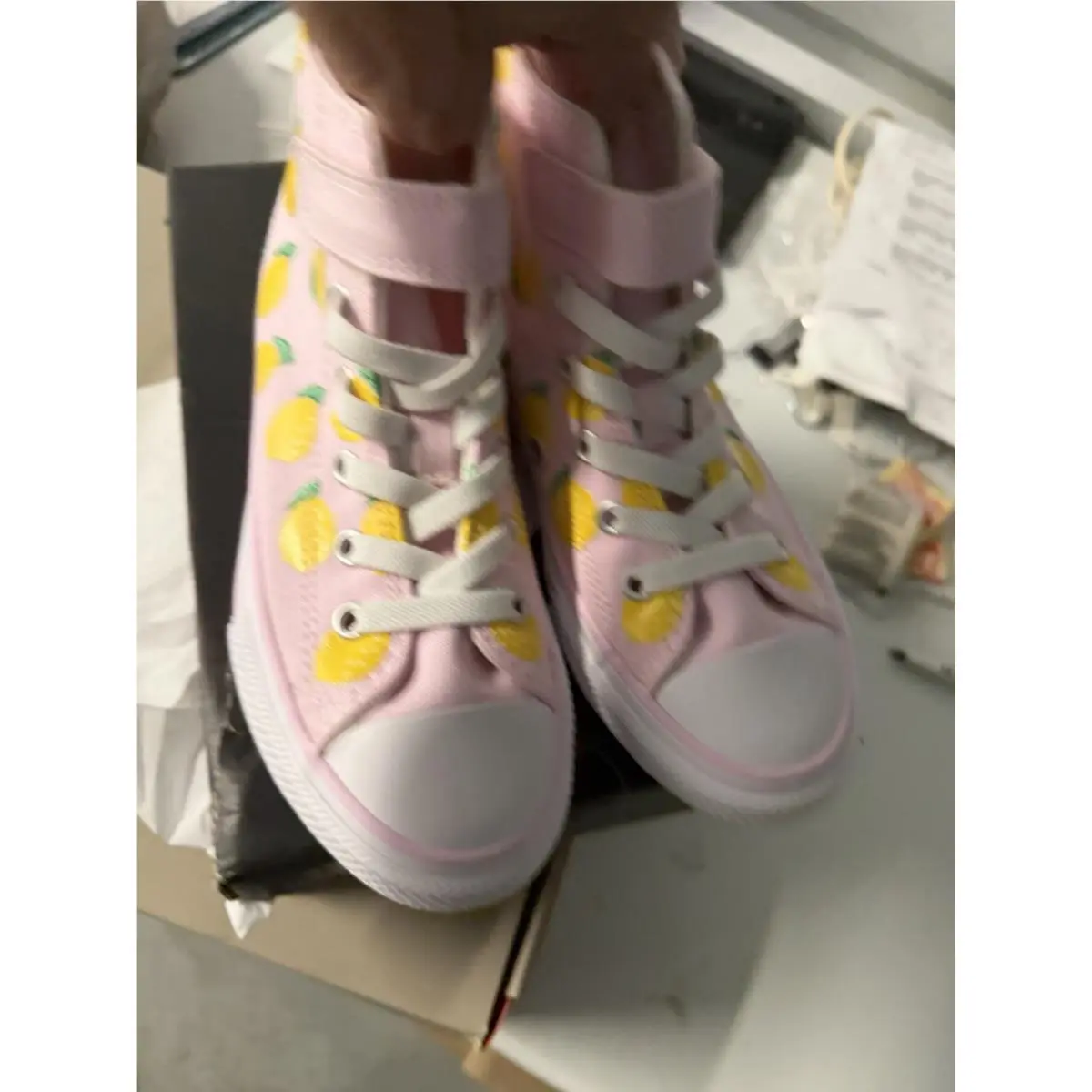 Converse High Top 13.5 Youth/size 1 Lemon Pattern