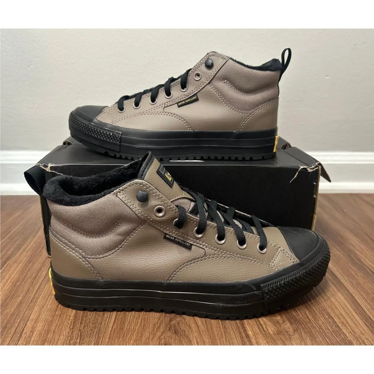 Converse Chuck Taylor All Star Malden Street Mid Boots Taupe A14619C Sz 9