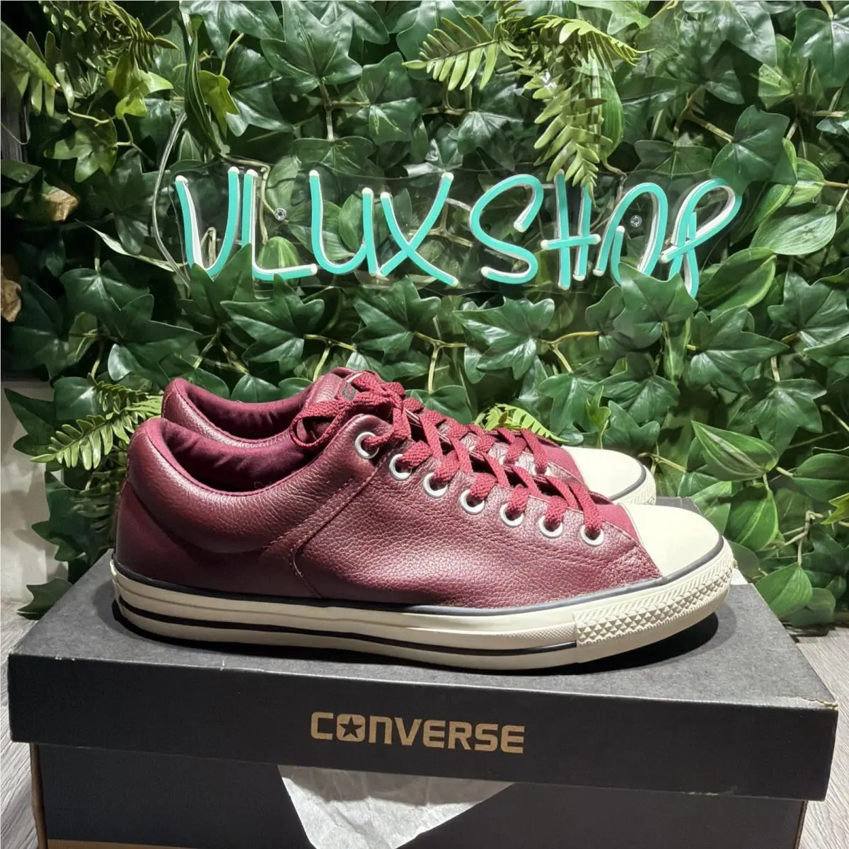 Converse Red Leather Chuck Taylor All Star Low Shoes Mens 10 Sneakers Casual