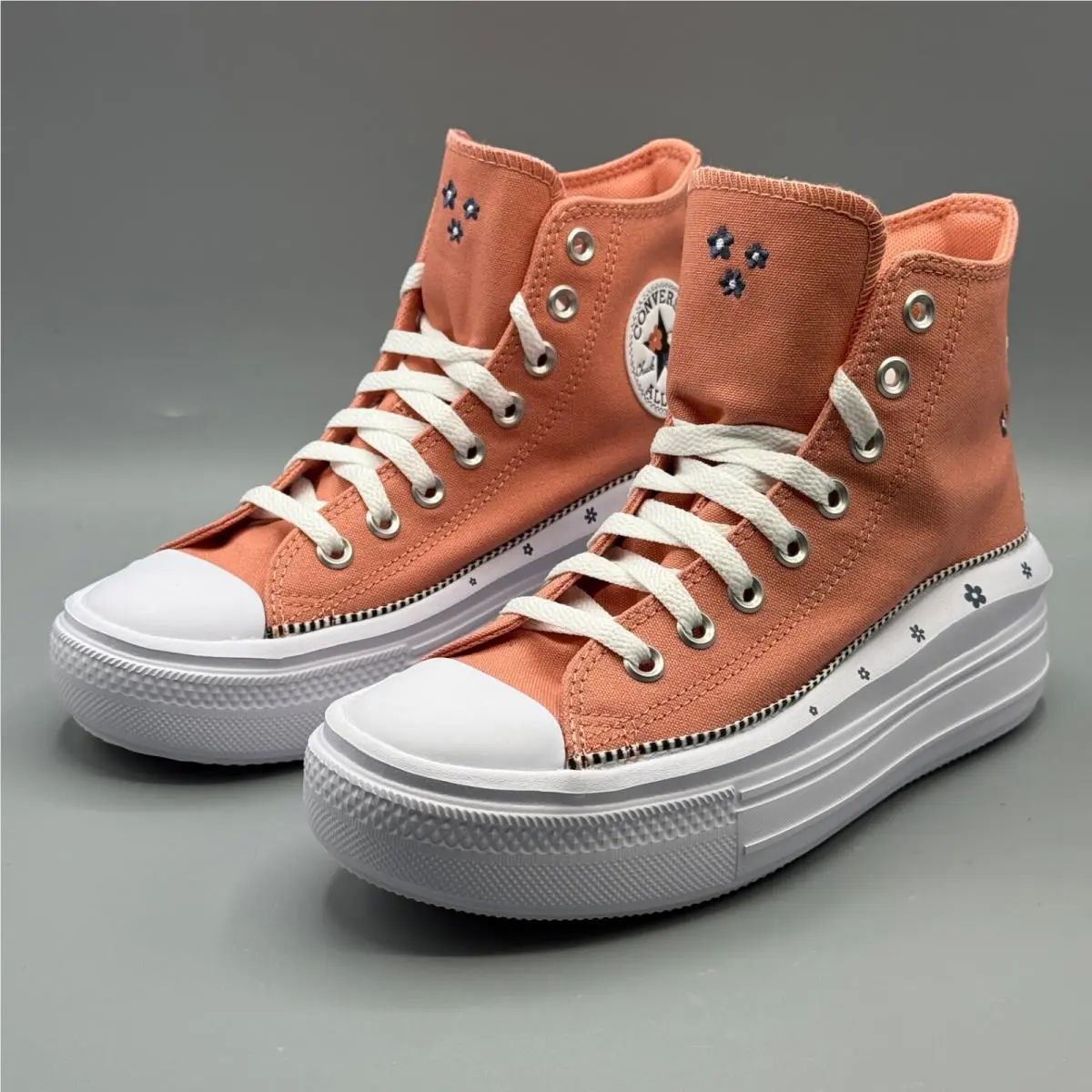 Converse Women`s 6.5 Sneakers Platform Peach Embroidered Flowers A14266C