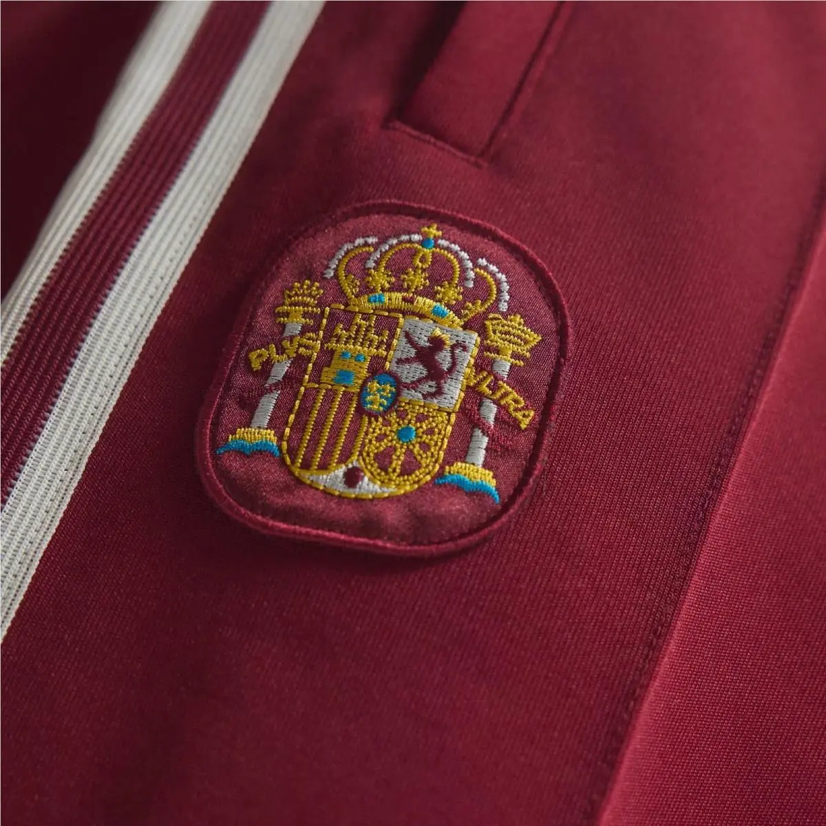 Adidas clothing - Team Coll Burgundy 13