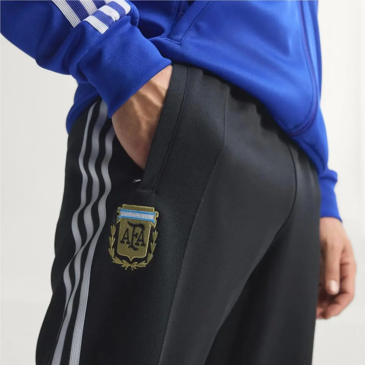 Adidas clothing - BLACK 4