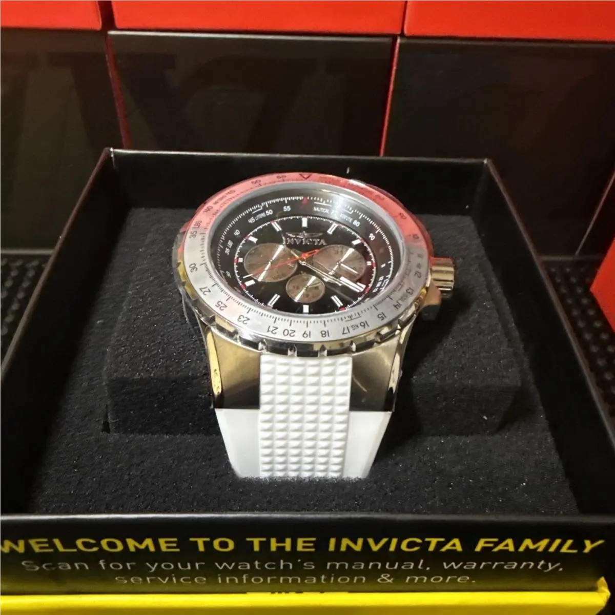 Mens Invicta Aviator Skyshock White Silicone Band w Black Dial 50962