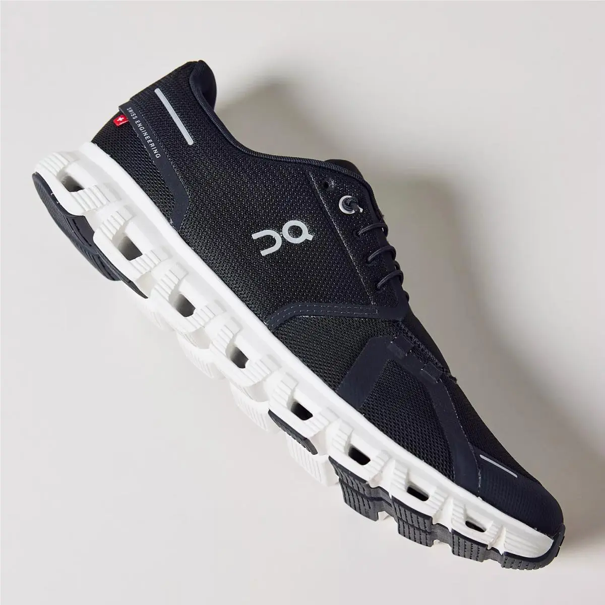 On-Running shoes - On Running Cloud 6 - Cloud - Black 1